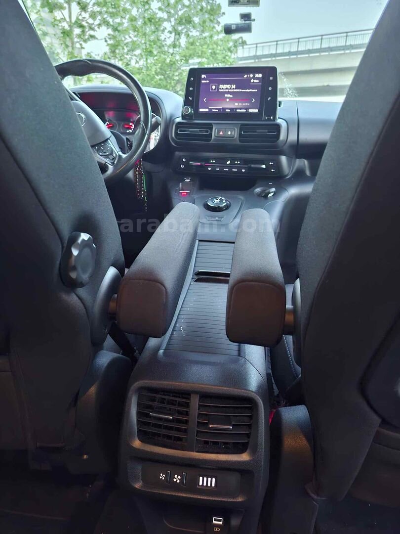 Sahibinden Opel Combo 1.5 CDTI Elegance 2023 Model İstanbul 115.000 km Beyaz 3
