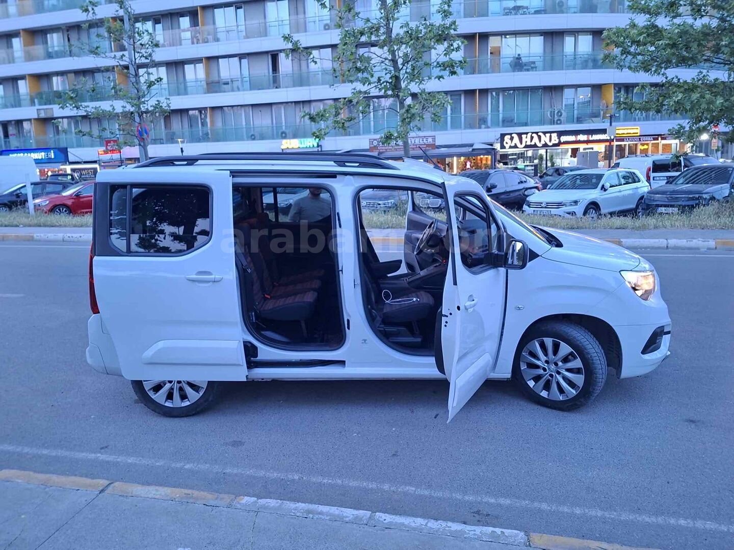 Sahibinden Opel Combo 1.5 CDTI Elegance 2023 Model İstanbul 115.000 km Beyaz 5
