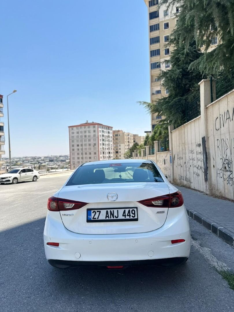 Sahibinden Mazda 3 1.5 SkyActive-G Motion 2016 Model Gaziantep 159.000 km Beyaz 3
