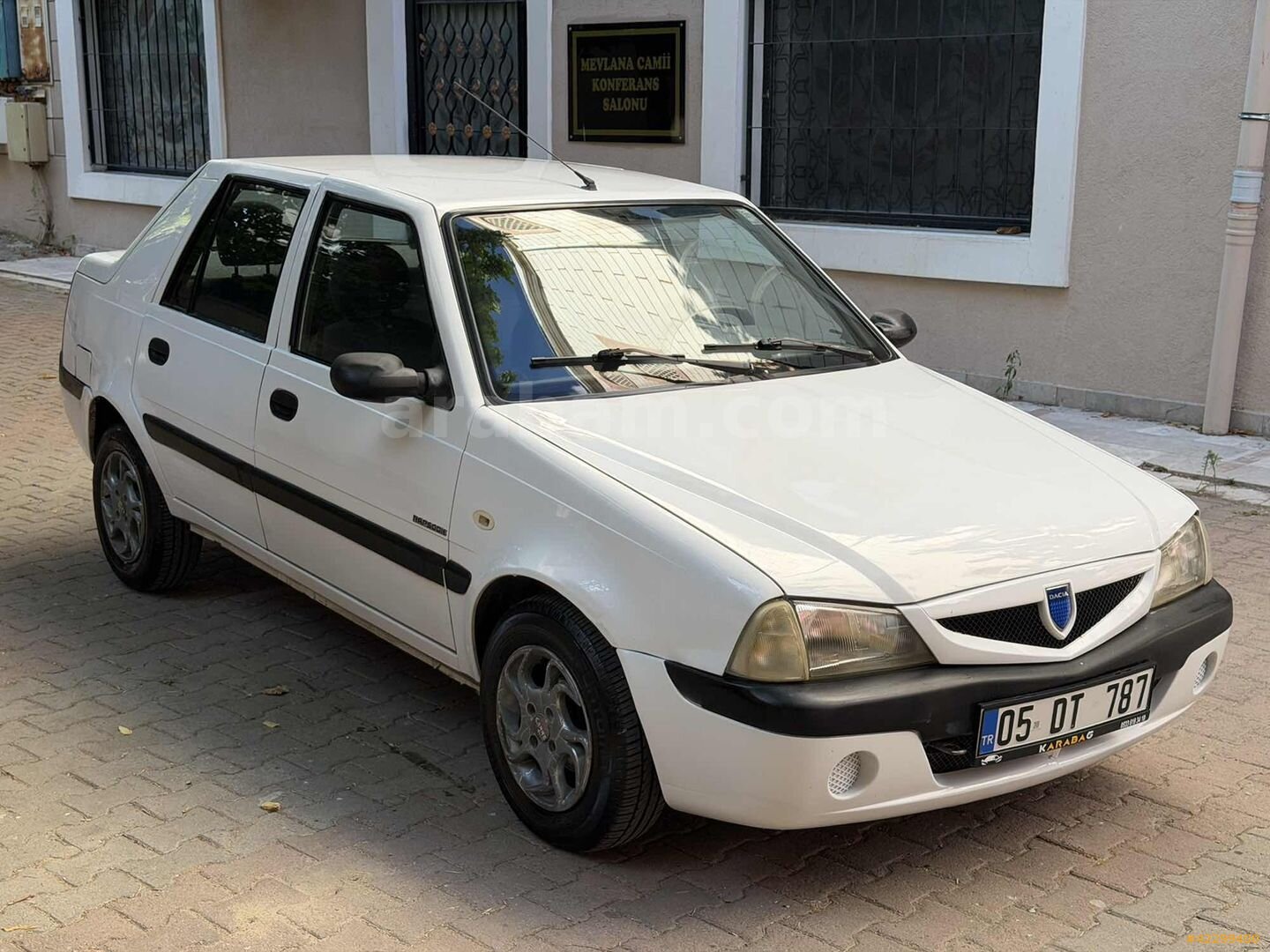 Galeriden Dacia Solenza 1.4 Rapsodie 2004 Model İstanbul 213.000 km Beyaz 2