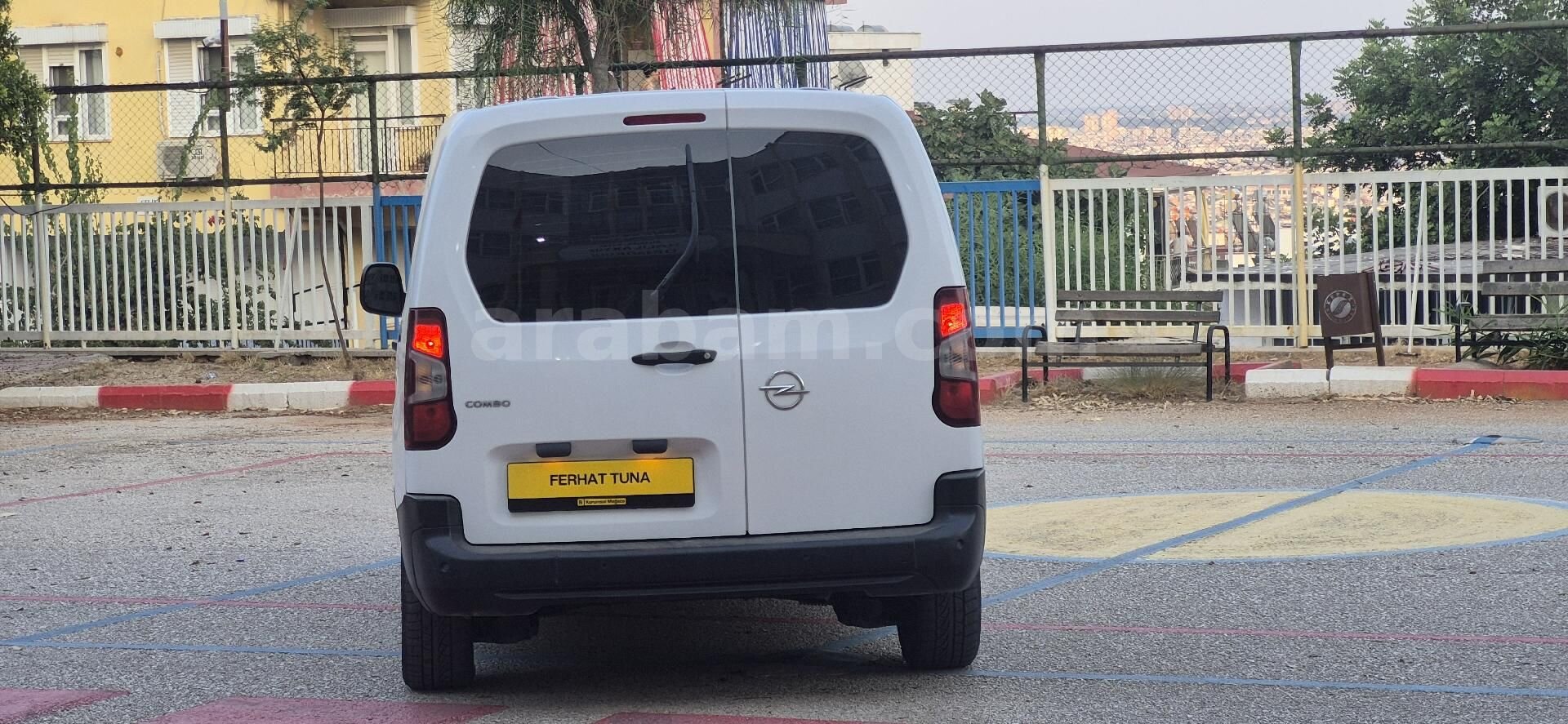Galeriden Opel Combo 1.5 CDTI Elegance 2022 Model Antalya 105.000 km Beyaz 7