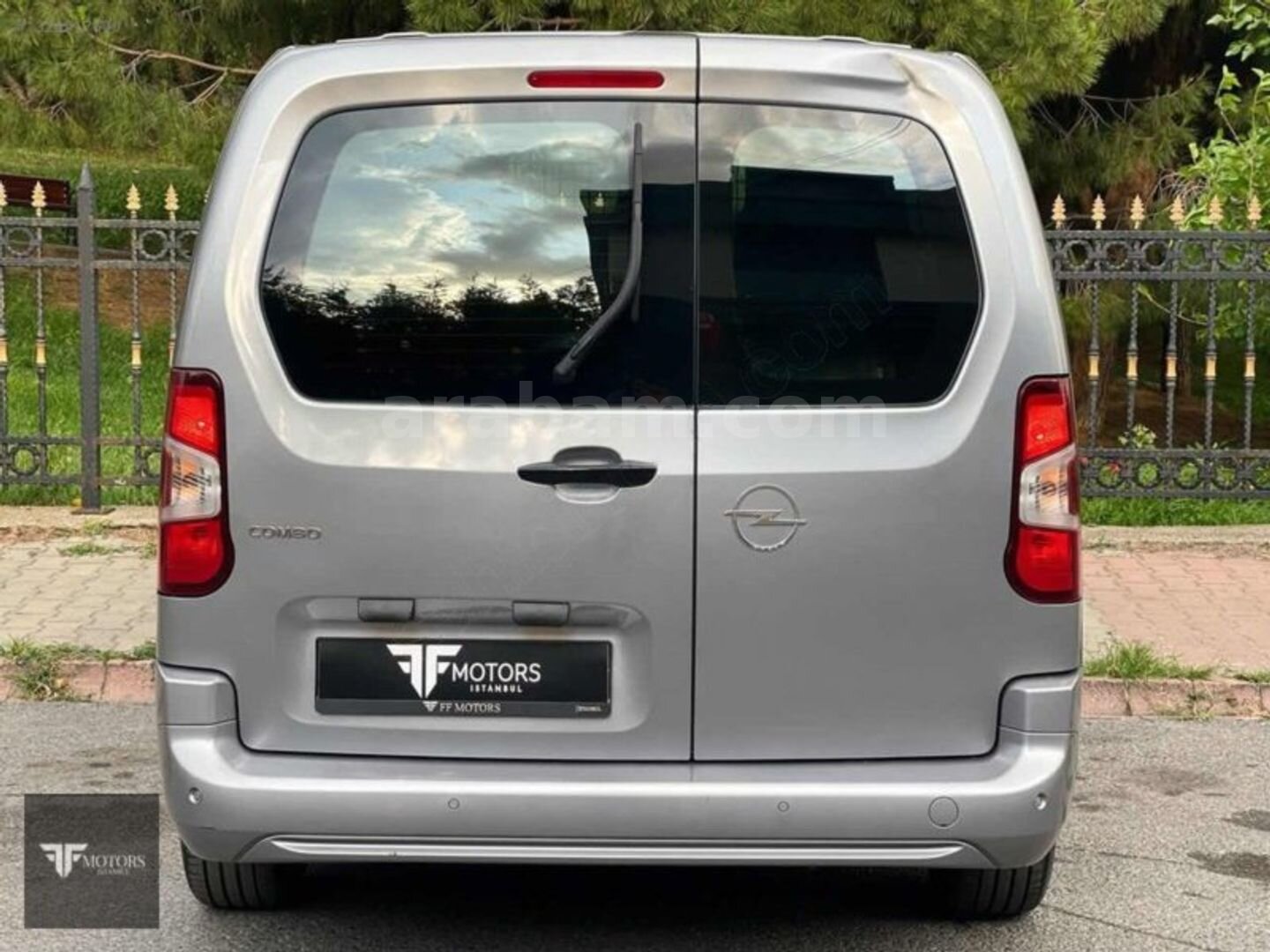 Galeriden Opel Combo 1.5 CDTI Ultimate XL 2025 Model İstanbul 9.500 km Füme 4