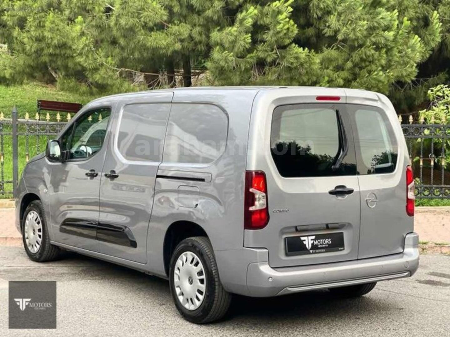 Galeriden Opel Combo 1.5 CDTI Ultimate XL 2025 Model İstanbul 9.500 km Füme 7
