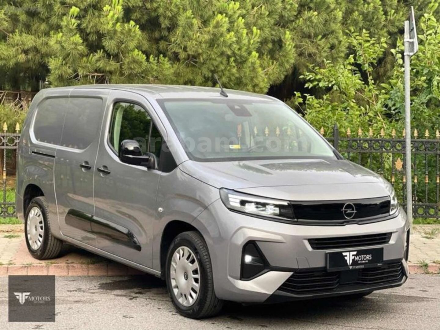 Galeriden Opel Combo 1.5 CDTI Ultimate XL 2025 Model İstanbul 9.500 km Füme 2