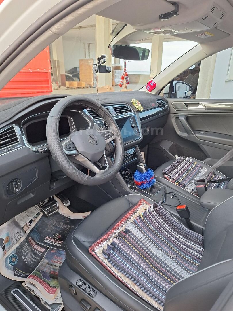 Sahibinden Volkswagen Tiguan 1.5 TSI Elegance 2023 Model Sinop 17.000 km Beyaz 3