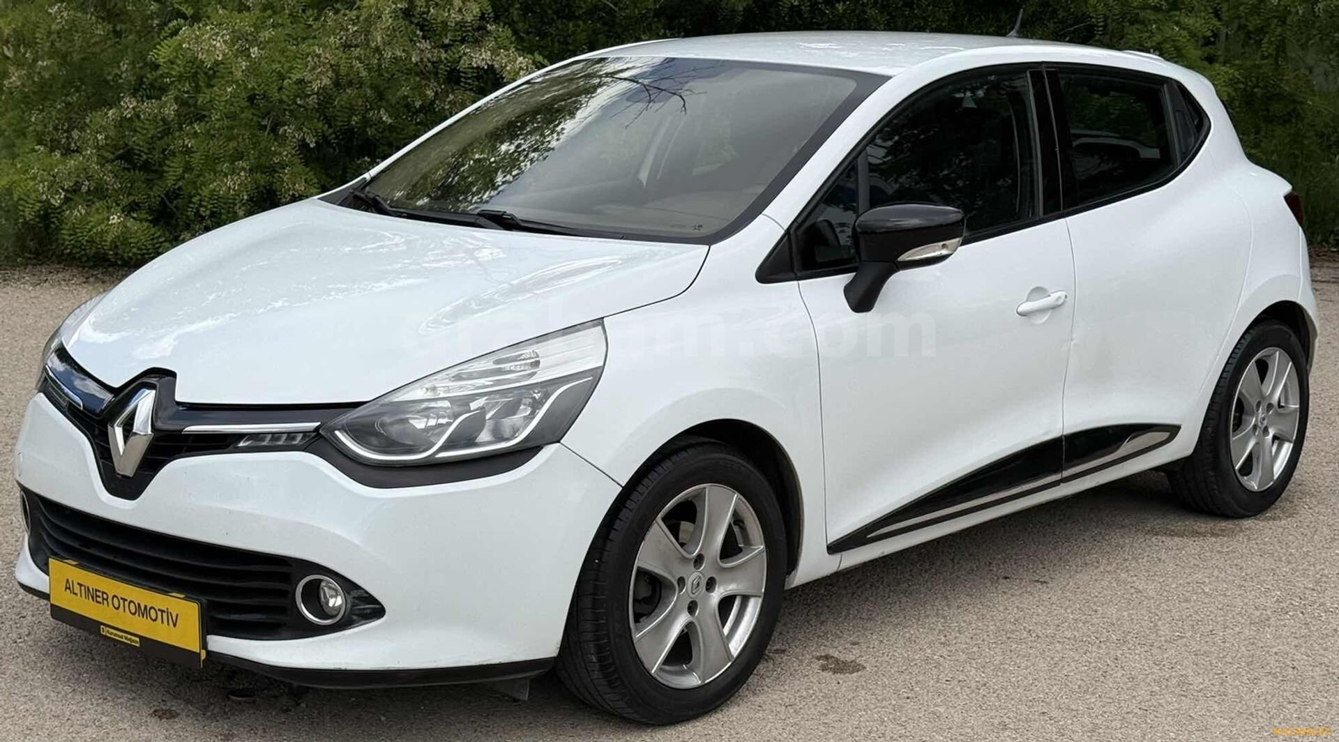 Galeriden Renault Clio 1.5 dCi Touch 2015 Model Aksaray 128.500 km Beyaz 3