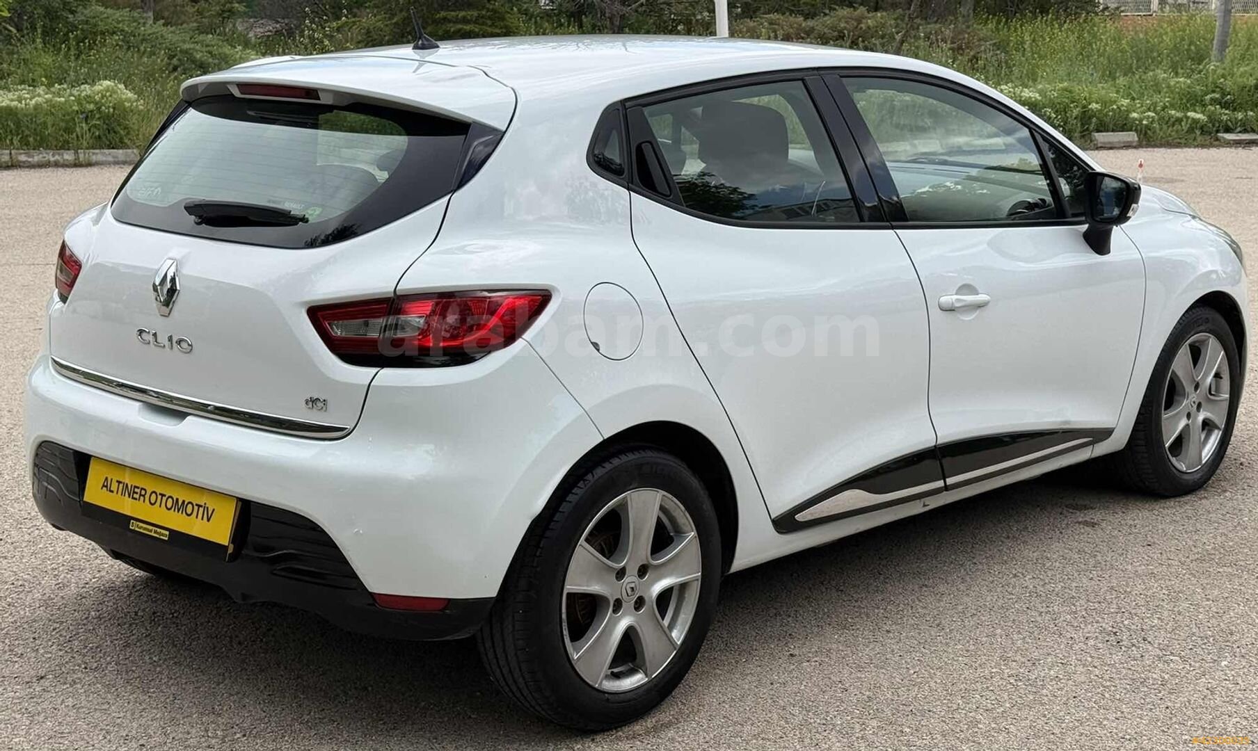 Galeriden Renault Clio 1.5 dCi Touch 2015 Model Aksaray 128.500 km Beyaz 4