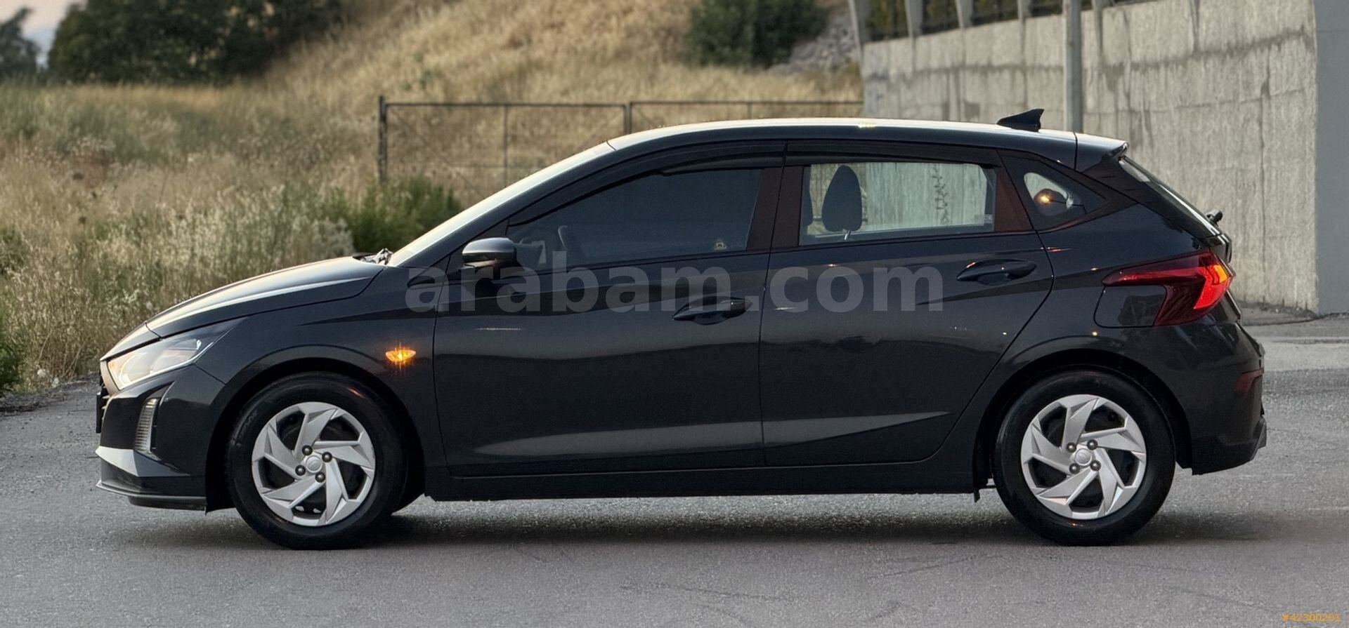 Galeriden Hyundai i20 1.2 MPI Jump 2024 Model İzmir 30.000 km Mavi 3
