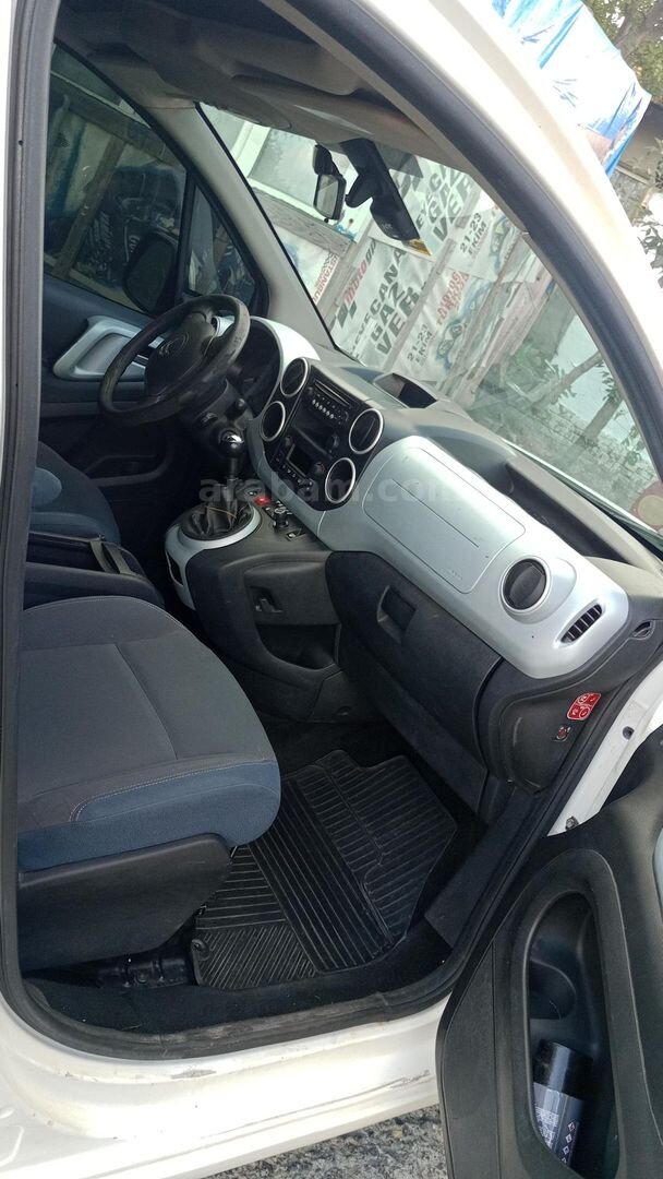 Sahibinden Citroen Berlingo 1.6 HDi Combi X 2013 Model İstanbul 193.000 km Beyaz 6
