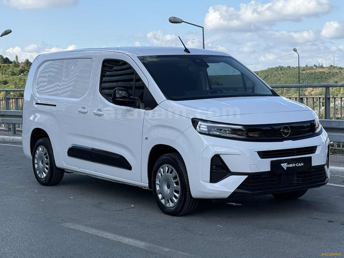 Galeriden Opel Combo 1.5 CDTI Ultimate XL 2024 Model İstanbul 34.000 km Beyaz 1