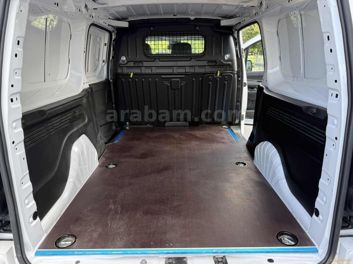 Galeriden Opel Combo 1.5 CDTI Ultimate XL 2024 Model İstanbul 34.000 km Beyaz 7