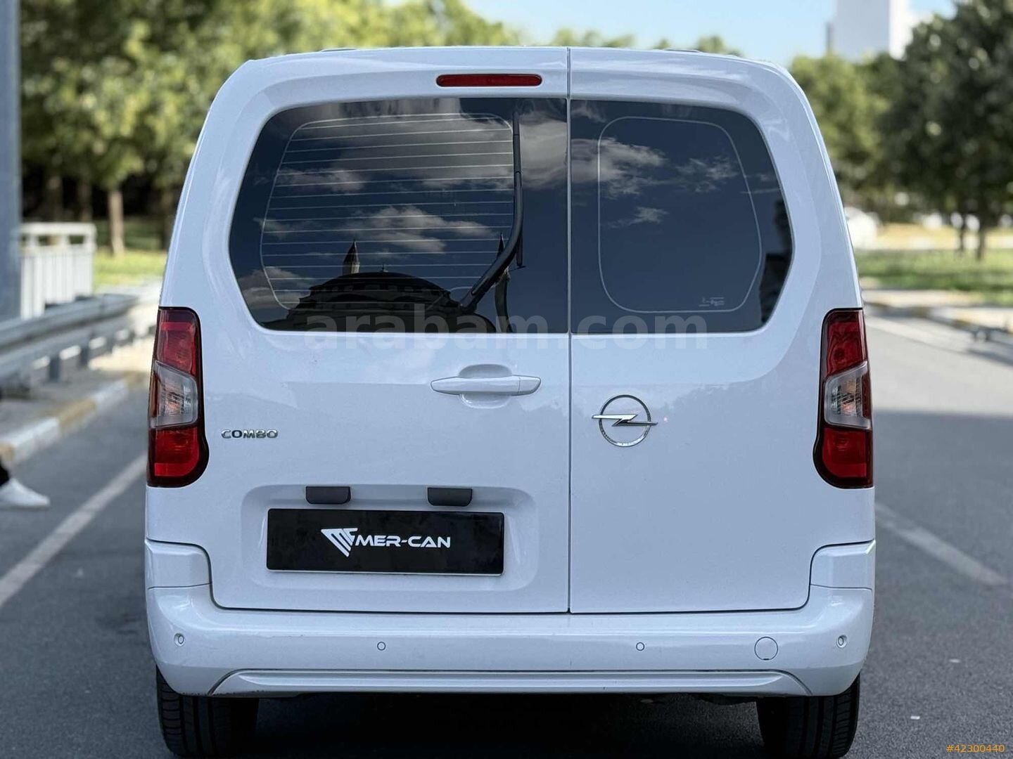 Galeriden Opel Combo 1.5 CDTI Ultimate XL 2024 Model İstanbul 34.000 km Beyaz 5