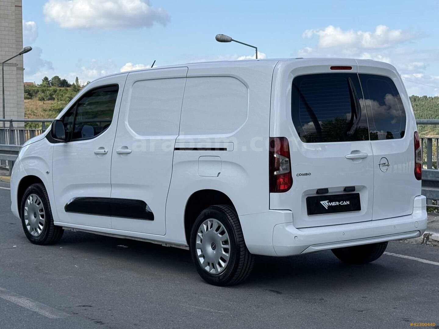 Galeriden Opel Combo 1.5 CDTI Ultimate XL 2024 Model İstanbul 34.000 km Beyaz 4