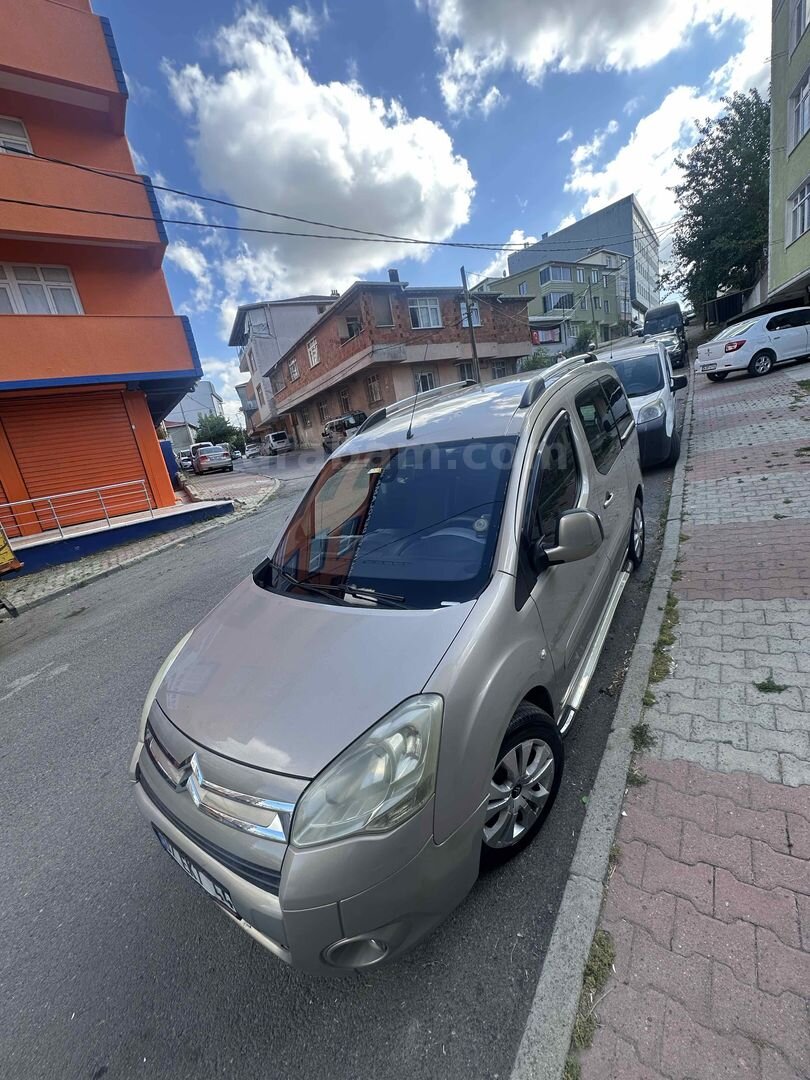 Sahibinden Citroen Berlingo 1.6 HDi Combi SX 2011 Model İstanbul 159.000 km Gri 6