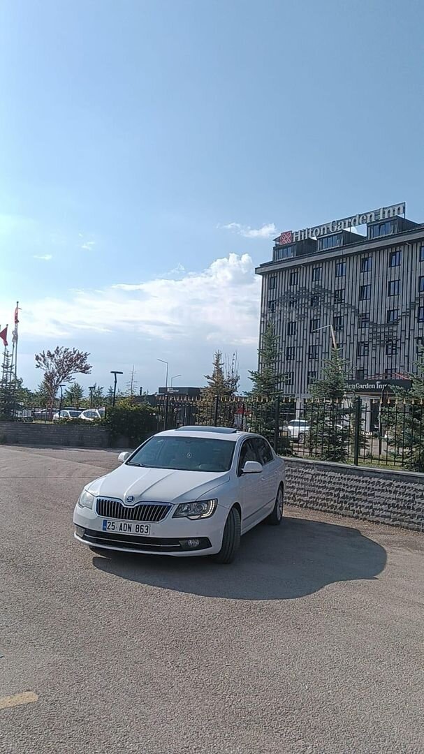 Sahibinden Skoda SuperB 1.6 TDI Elegance 2013 Model Erzurum 223.000 km Beyaz 5