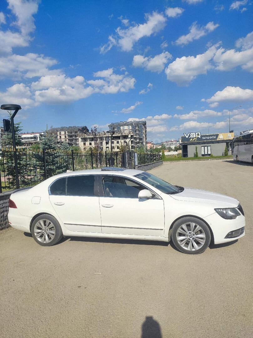 Sahibinden Skoda SuperB 1.6 TDI Elegance 2013 Model Erzurum 223.000 km Beyaz 6