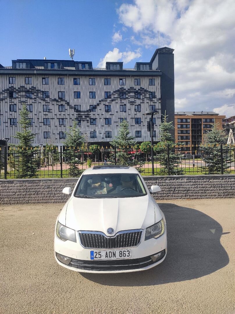 Sahibinden Skoda SuperB 1.6 TDI Elegance 2013 Model Erzurum 223.000 km Beyaz 1