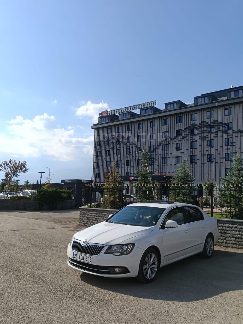 Sahibinden Skoda SuperB 1.6 TDI Elegance 2013 Model Erzurum 223.000 km Beyaz 2