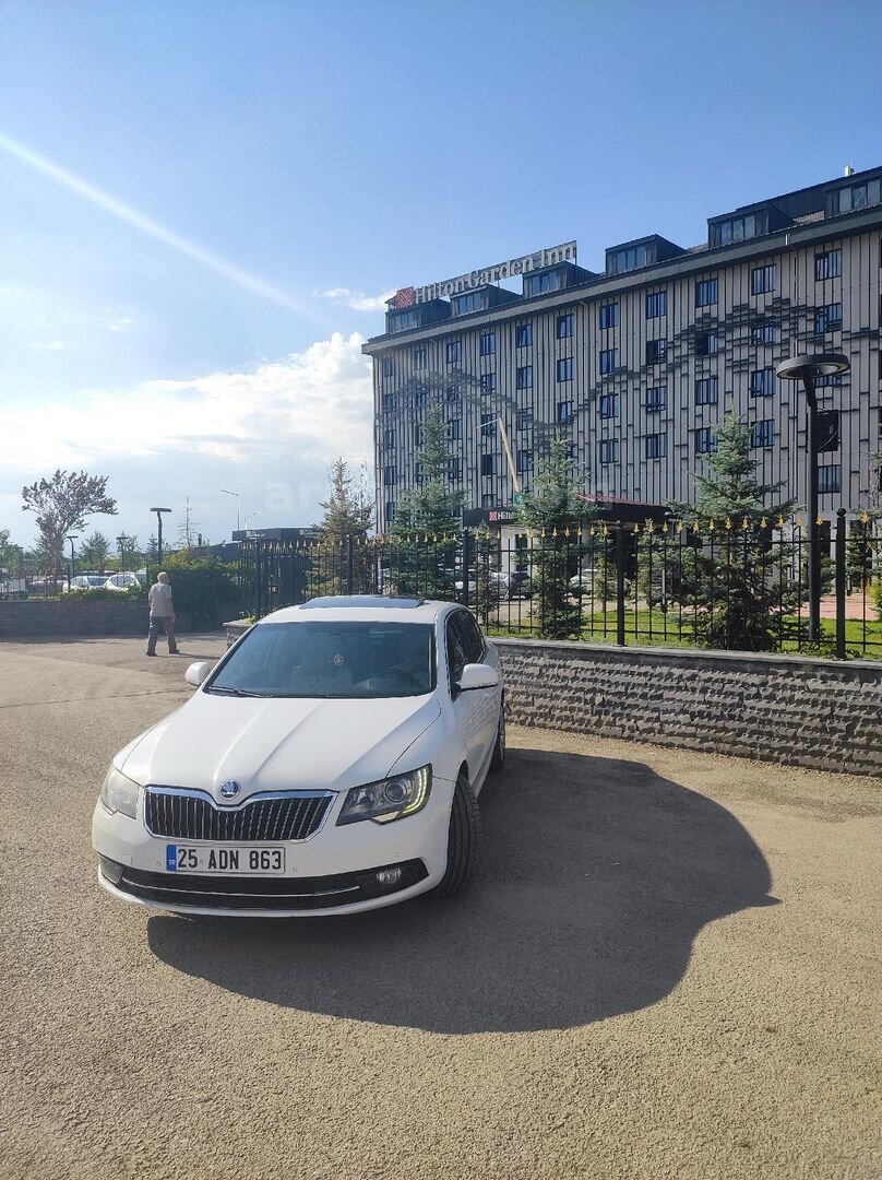 Sahibinden Skoda SuperB 1.6 TDI Elegance 2013 Model Erzurum 223.000 km Beyaz 4