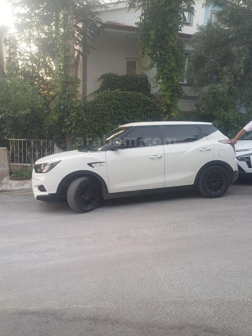 Sahibinden KGM SsangYong Tivoli 1.6 G Full 2016 Model Yozgat 162.000 km Beyaz 3