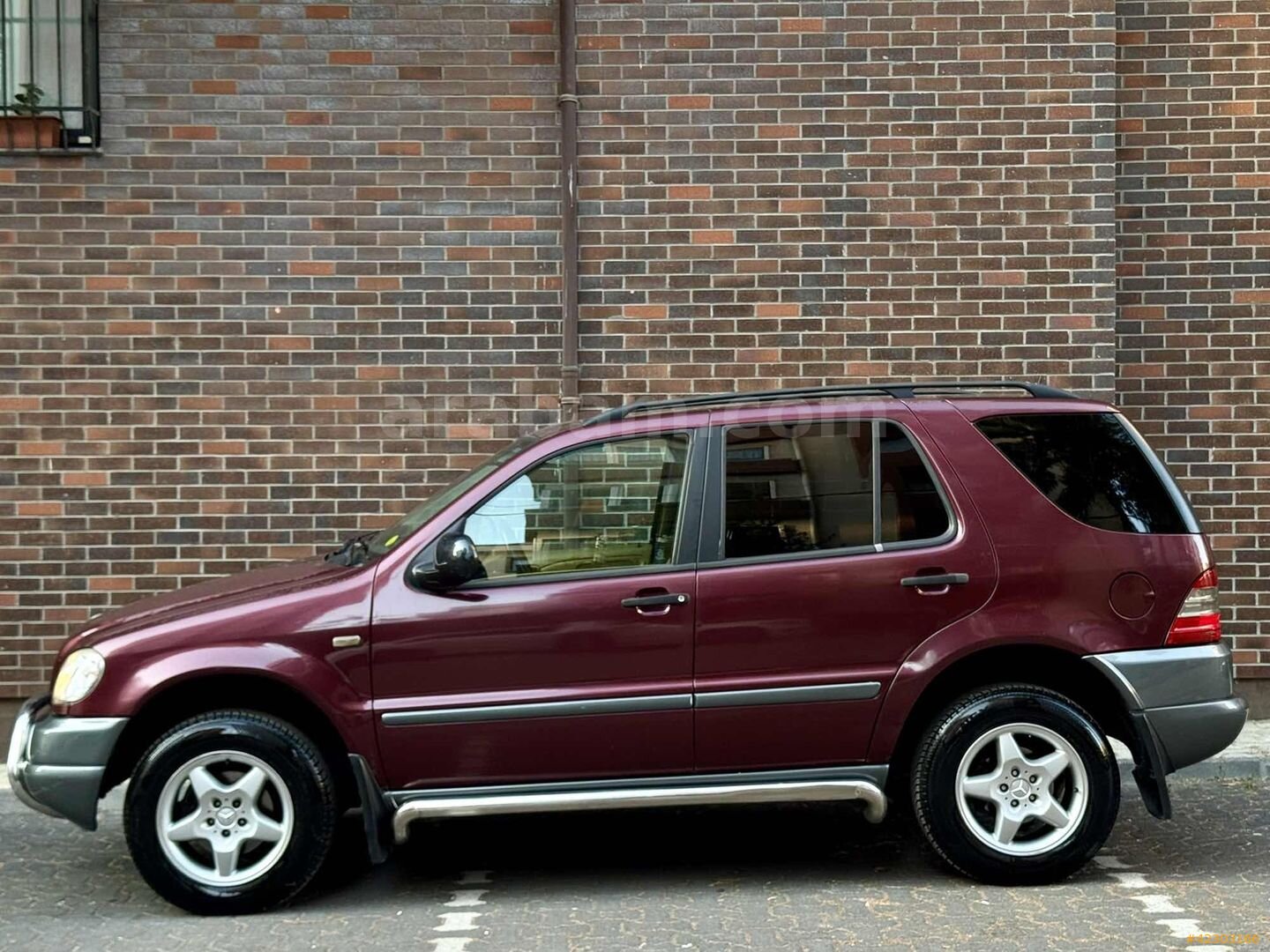 Galeriden Mercedes - Benz ML 320 1999 Model İstanbul 208.000 km Bordo 3