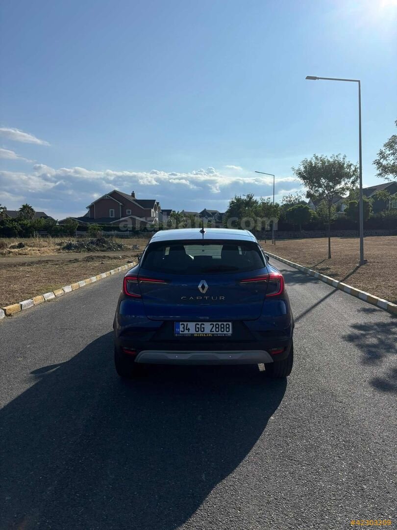 Galeriden Renault Captur 1.3 TCe Touch 2022 Model İstanbul 46.000 km Lacivert 6