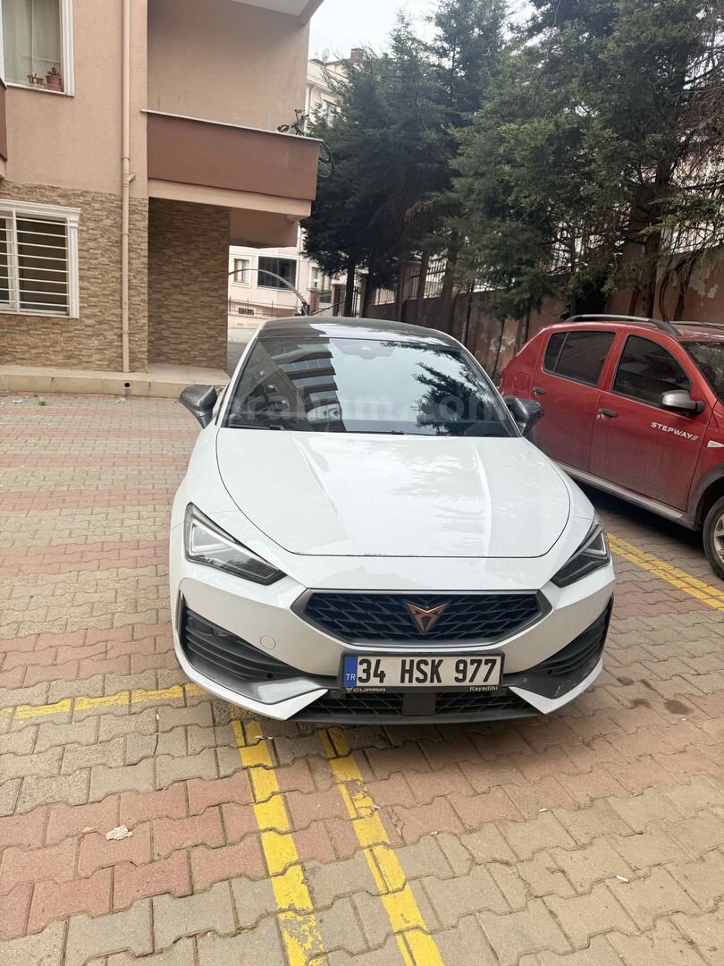 Sahibinden Cupra Leon 1.5 eTSI Standart 2023 Model İstanbul 24.000 km Beyaz 4