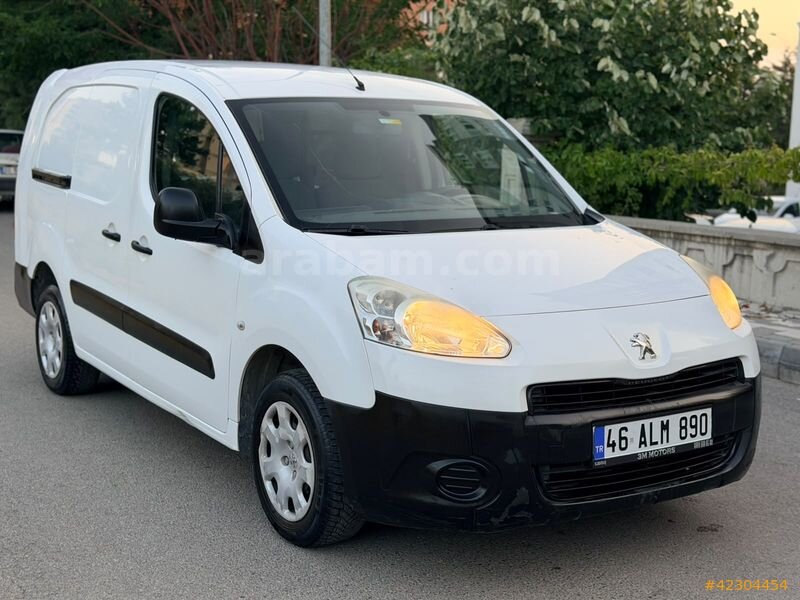 Galeriden Peugeot Partner 1.6 HDI Comfort Pack 2015 Model Kahramanmaraş 212.000 km Beyaz