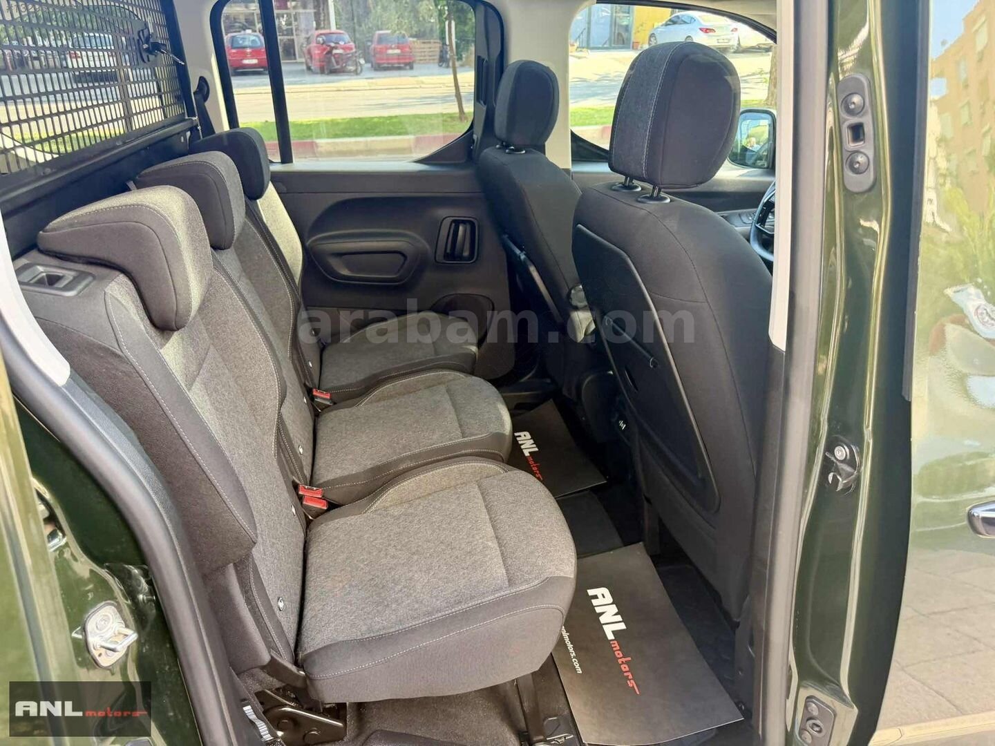 Galeriden Opel Combo 1.5 CDTI Ultimate 2025 Model Antalya 35.000 km Yeşil 5