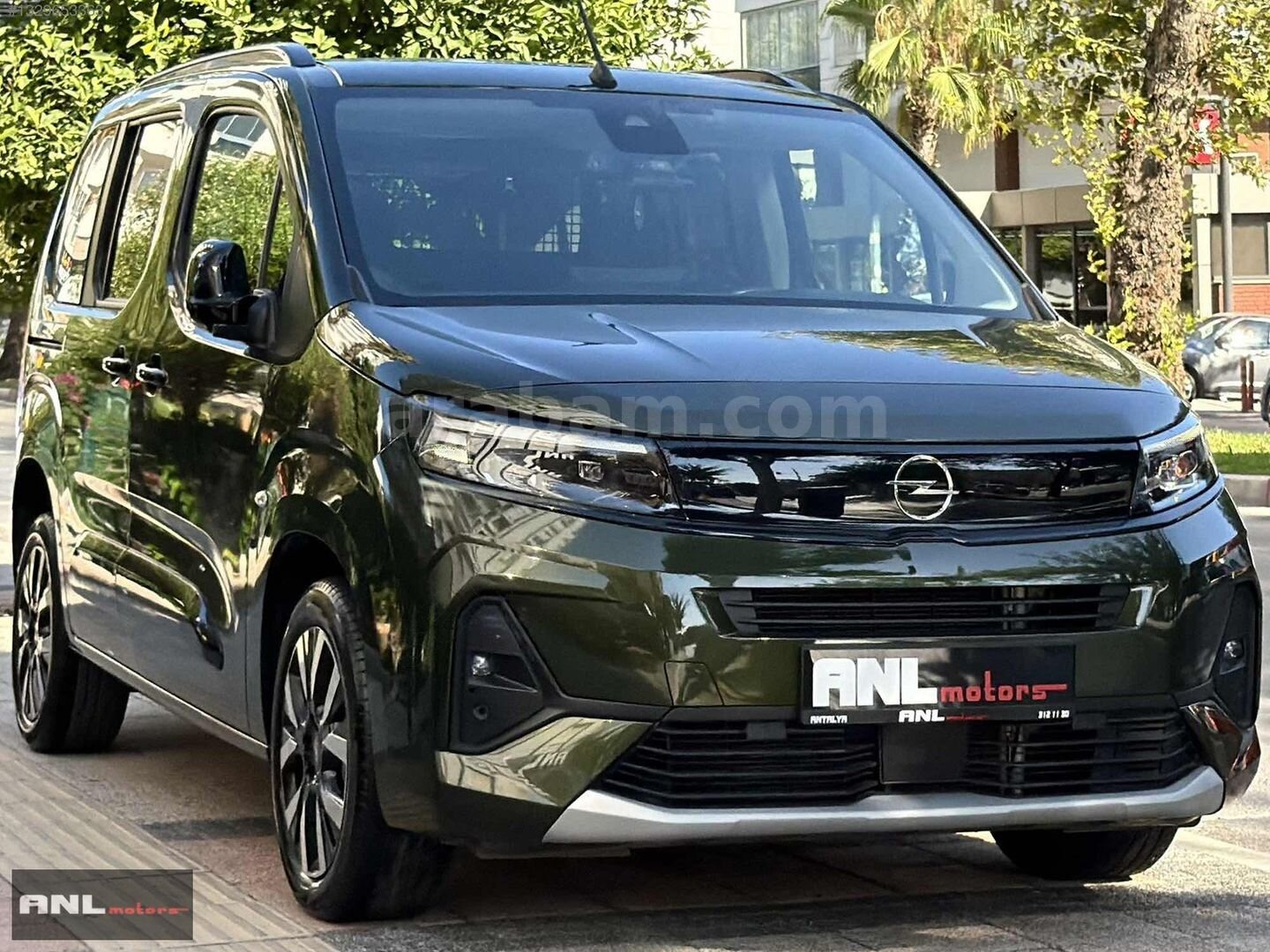 Galeriden Opel Combo 1.5 CDTI Ultimate 2025 Model Antalya 35.000 km Yeşil 1