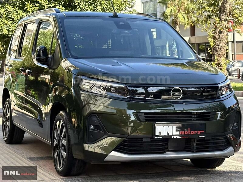 Galeriden Opel Combo 1.5 CDTI Ultimate 2025 Model Antalya 35.000 km Yeşil