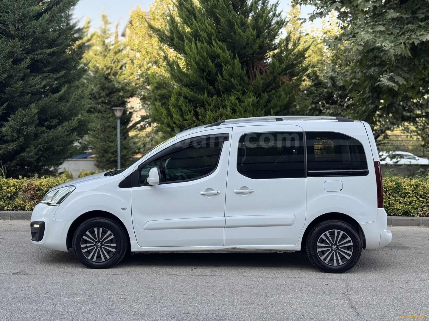 Galeriden Peugeot Partner 1.6 HDI Active 2015 Model Gaziantep 235.000 km Beyaz 6