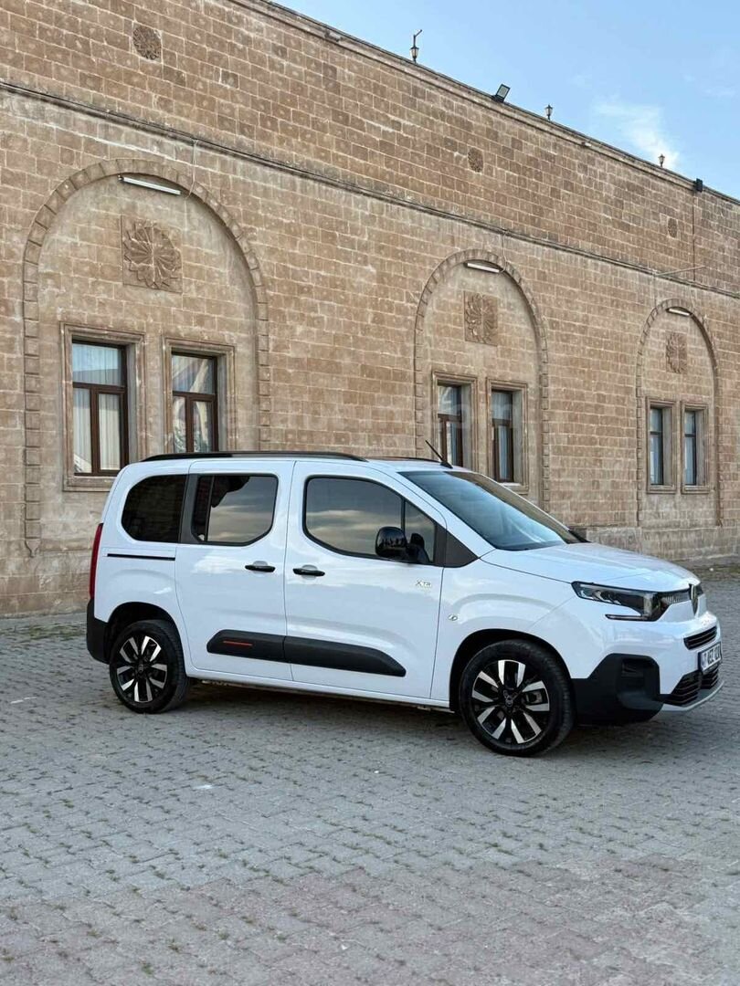 Sahibinden Citroen Berlingo 1.5 BlueHDI Max 2025 Model Mardin 14.000 km Beyaz 2