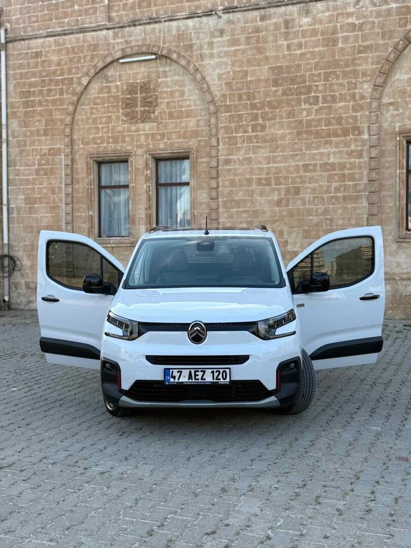 Sahibinden Citroen Berlingo 1.5 BlueHDI Max 2025 Model Mardin 14.000 km Beyaz 4