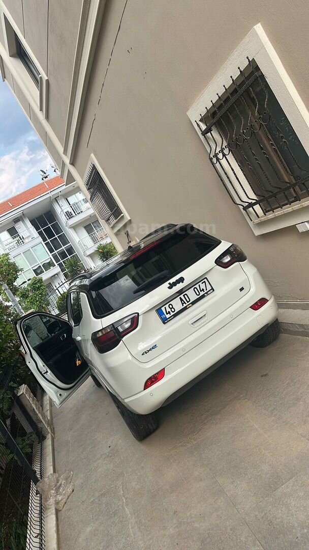 Sahibinden Jeep Compass 1.3 Turbo PHEV S Limited 2023 Model Muğla 19.648 km Beyaz 6