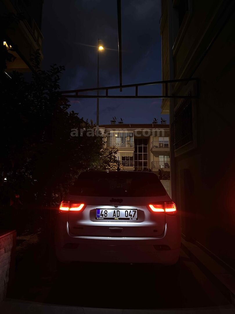 Sahibinden Jeep Compass 1.3 Turbo PHEV S Limited 2023 Model Muğla 19.648 km Beyaz 7