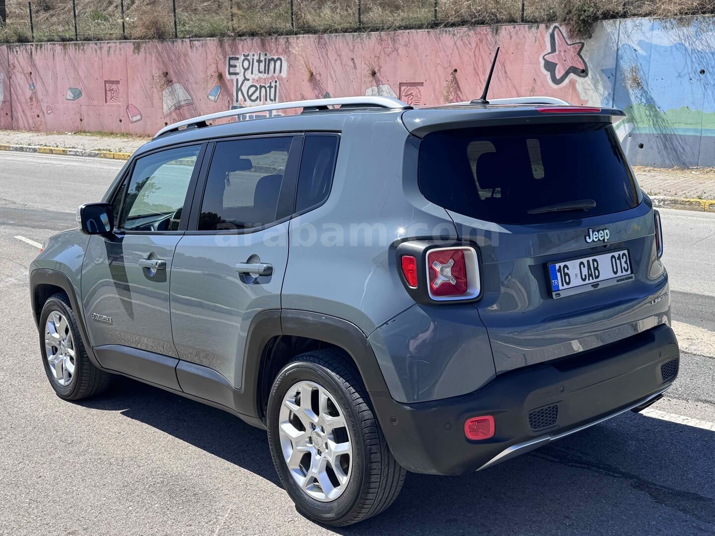 Galeriden Jeep Renegade 1.4 MultiAir Limited 2017 Model İstanbul 79.000 km Gri 3