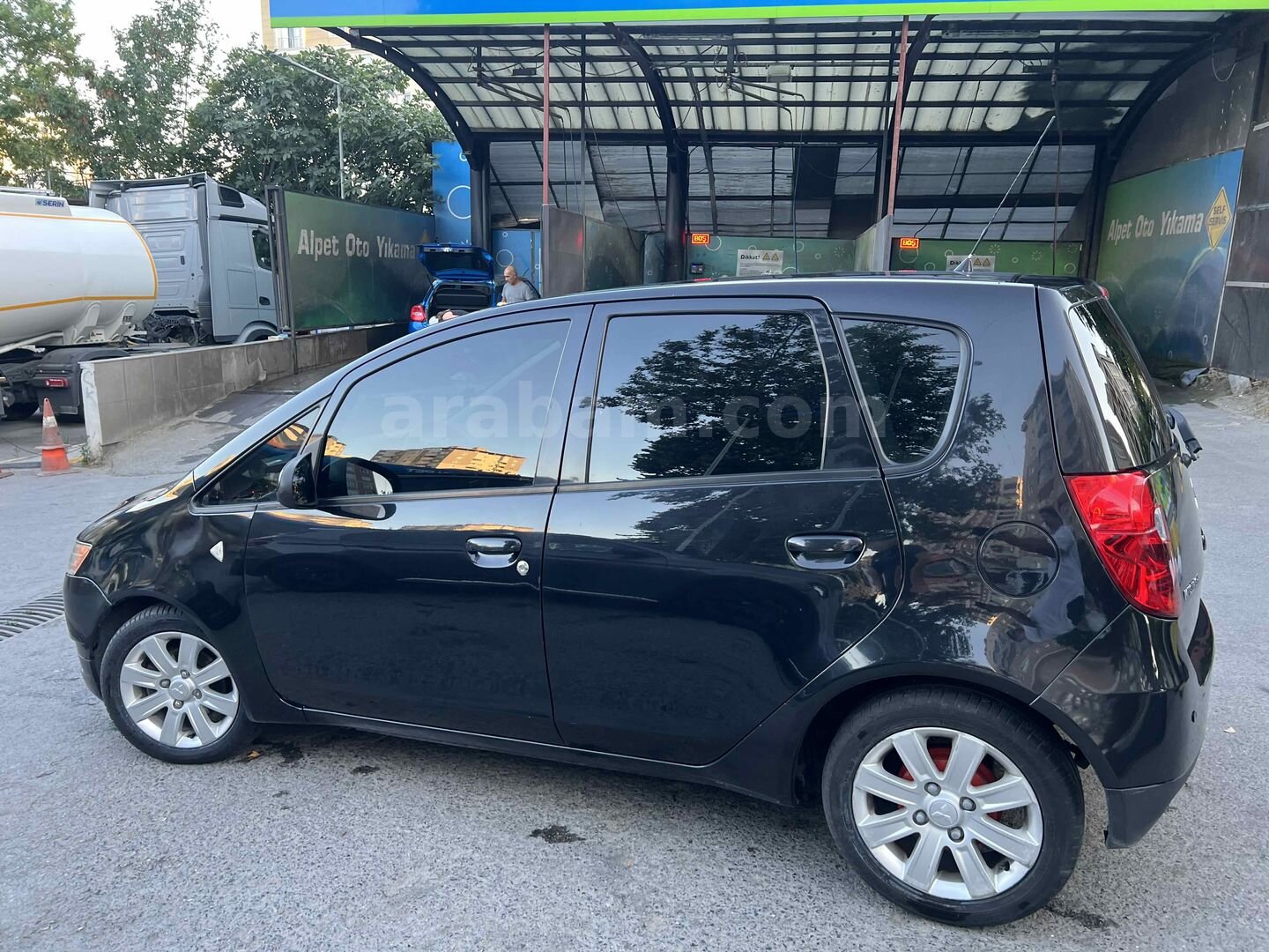 Sahibinden Mitsubishi Colt 1.3 Invite 2009 Model İstanbul 155.000 km Siyah 4