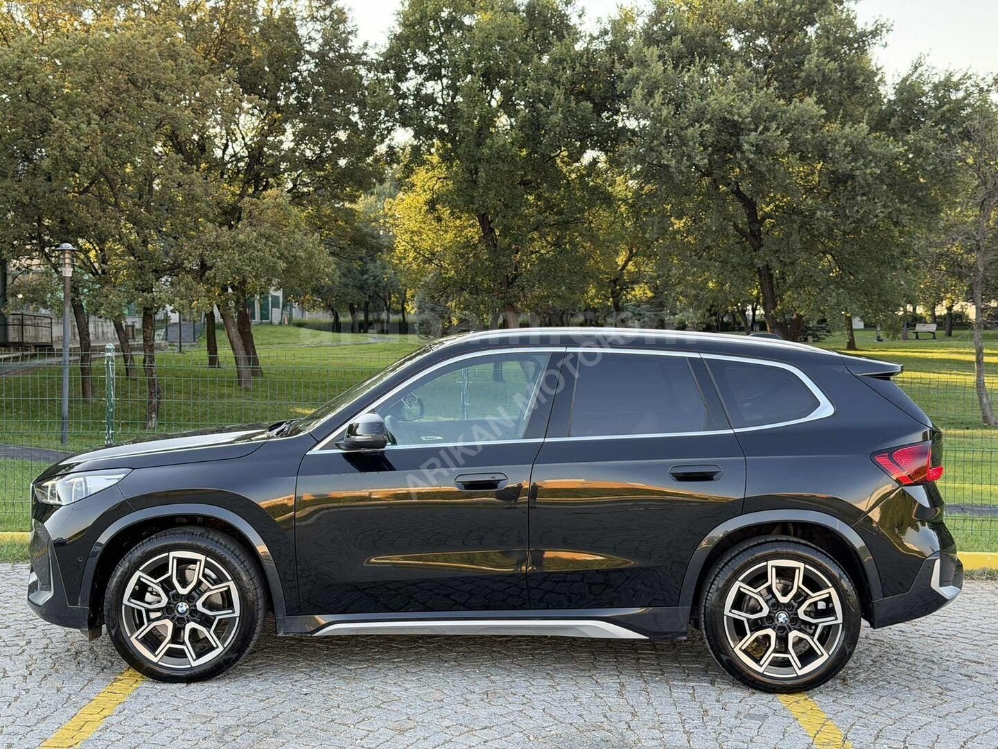 Galeriden BMW X1 20i sDrive X Line 2024 Model Bursa 35.000 km Siyah 6
