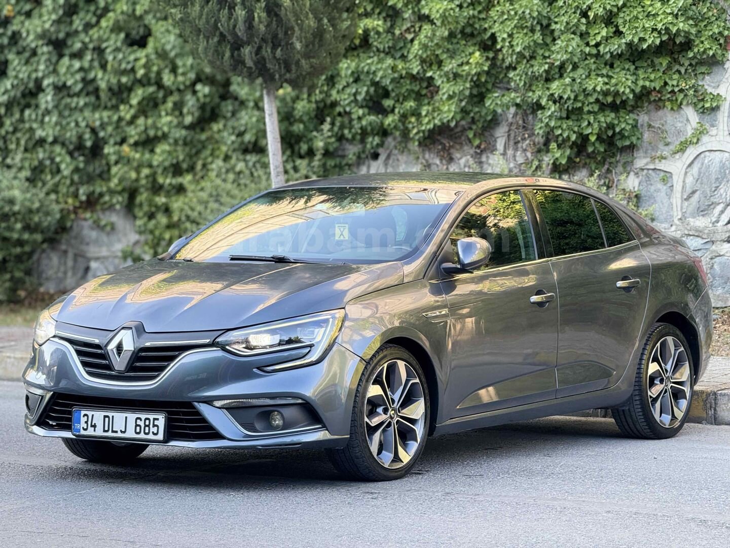 Galeriden Renault Megane 1.3 TCe Icon 2020 Model İstanbul 100.000 km Füme 6