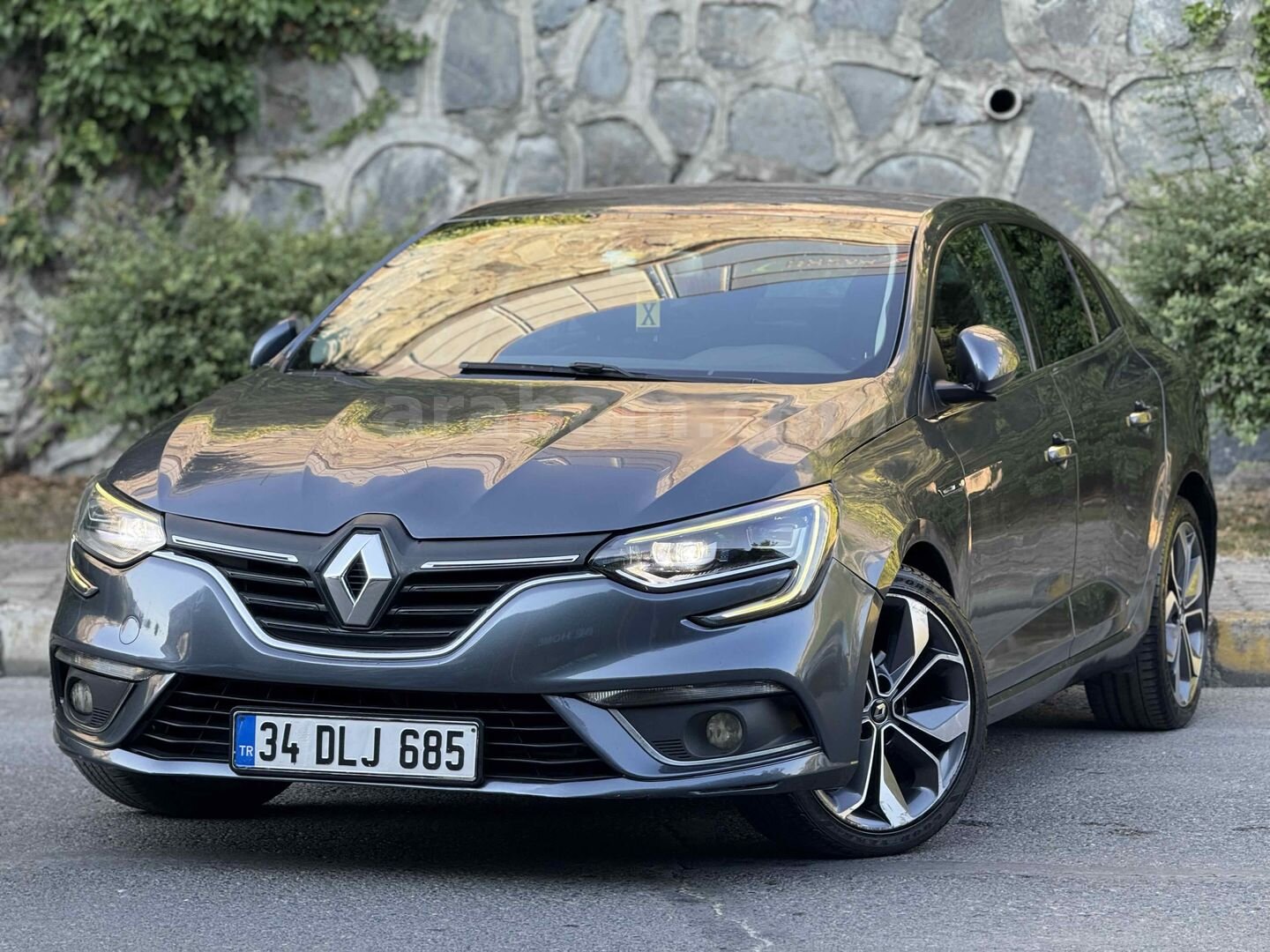 Galeriden Renault Megane 1.3 TCe Icon 2020 Model İstanbul 100.000 km Füme 7