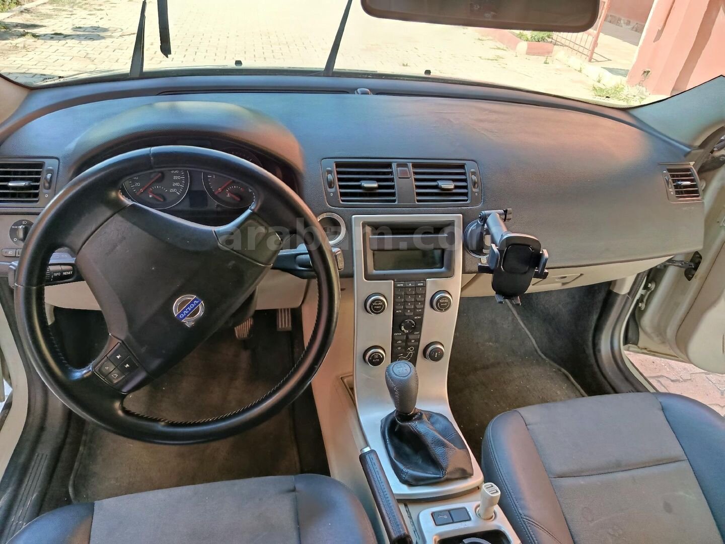 Sahibinden Volvo C30 1.6 D 2011 Model Hatay 262.000 km Şampanya 2