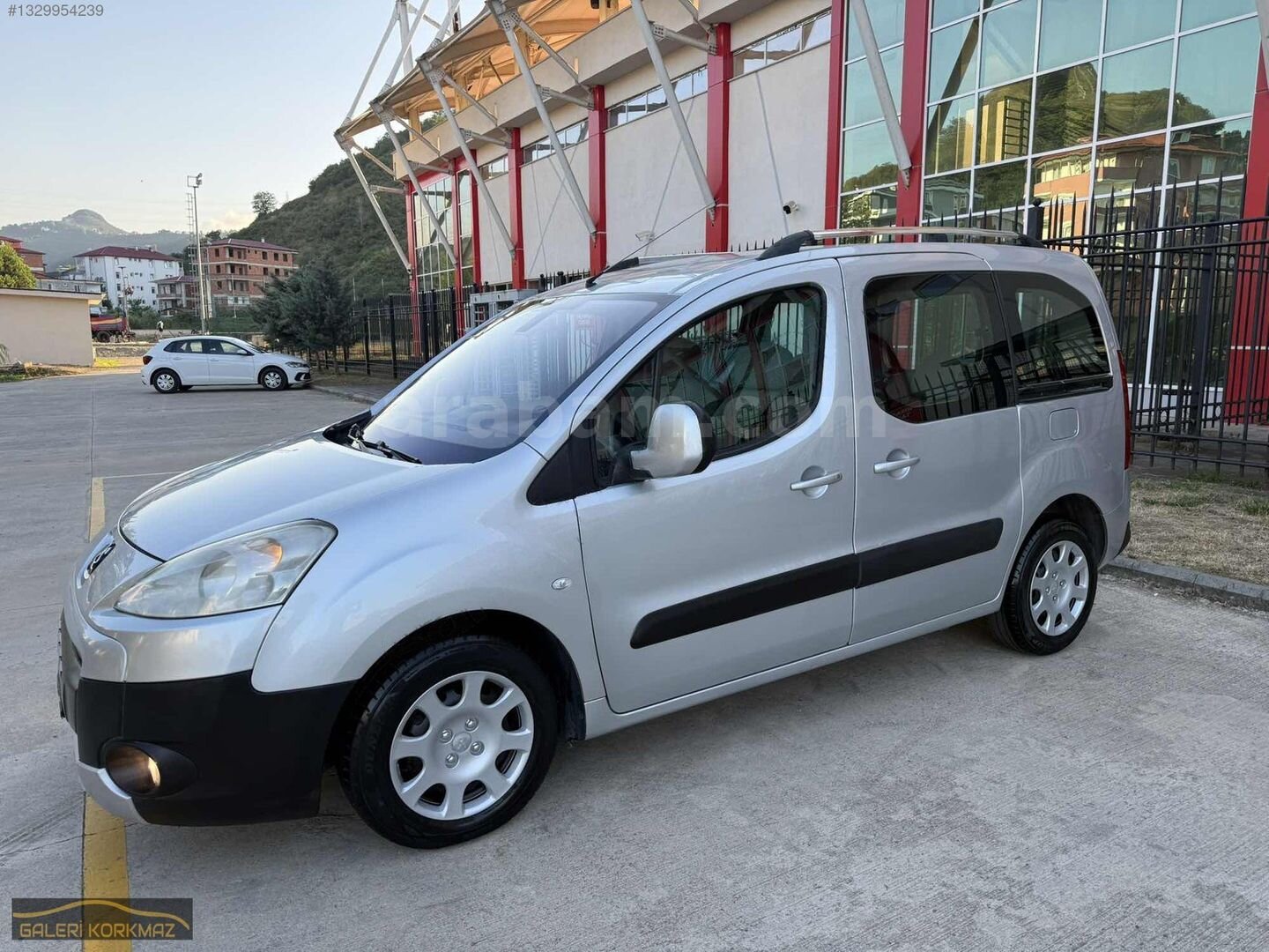 Galeriden Peugeot Partner 1.6 HDI Premium 2009 Model Giresun 160.000 km Gri 5