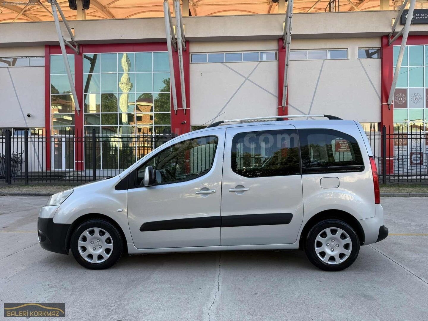 Galeriden Peugeot Partner 1.6 HDI Premium 2009 Model Giresun 160.000 km Gri 6