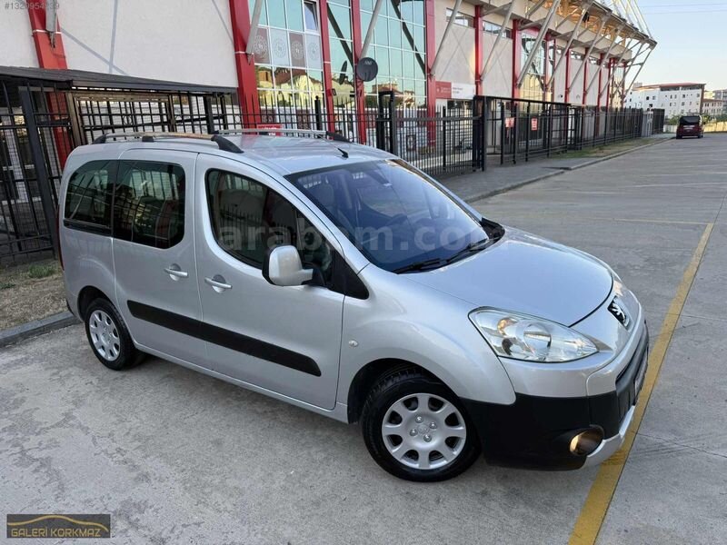 Galeriden Peugeot Partner 1.6 HDI Premium 2009 Model Giresun 160.000 km Gri