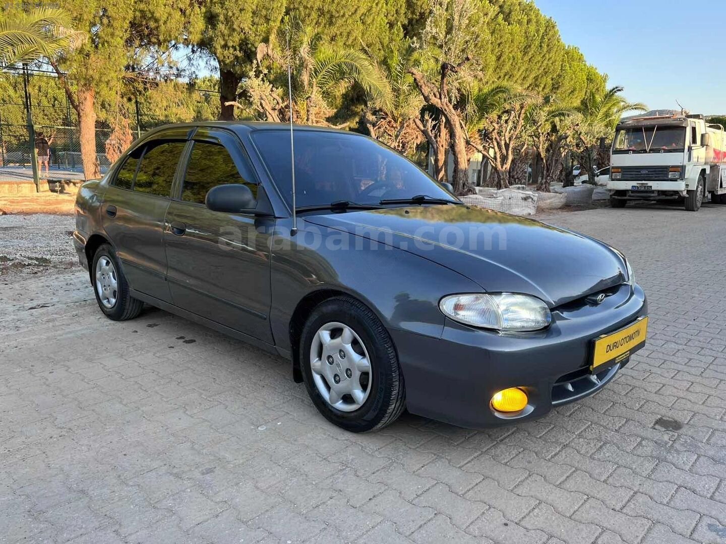 Galeriden Hyundai Accent 1.5 GLS 1999 Model Manisa 344.000 km Gri 6