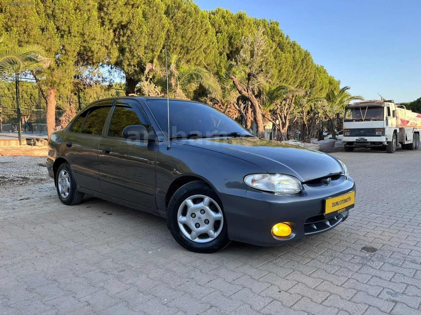 Galeriden Hyundai Accent 1.5 GLS 1999 Model Manisa 344.000 km Gri 2