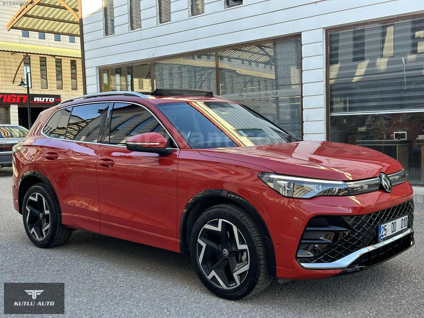 Galeriden Volkswagen Tiguan 1.5 TSI R-Line 2024 Model Erzurum 18.000 km Kırmızı 3