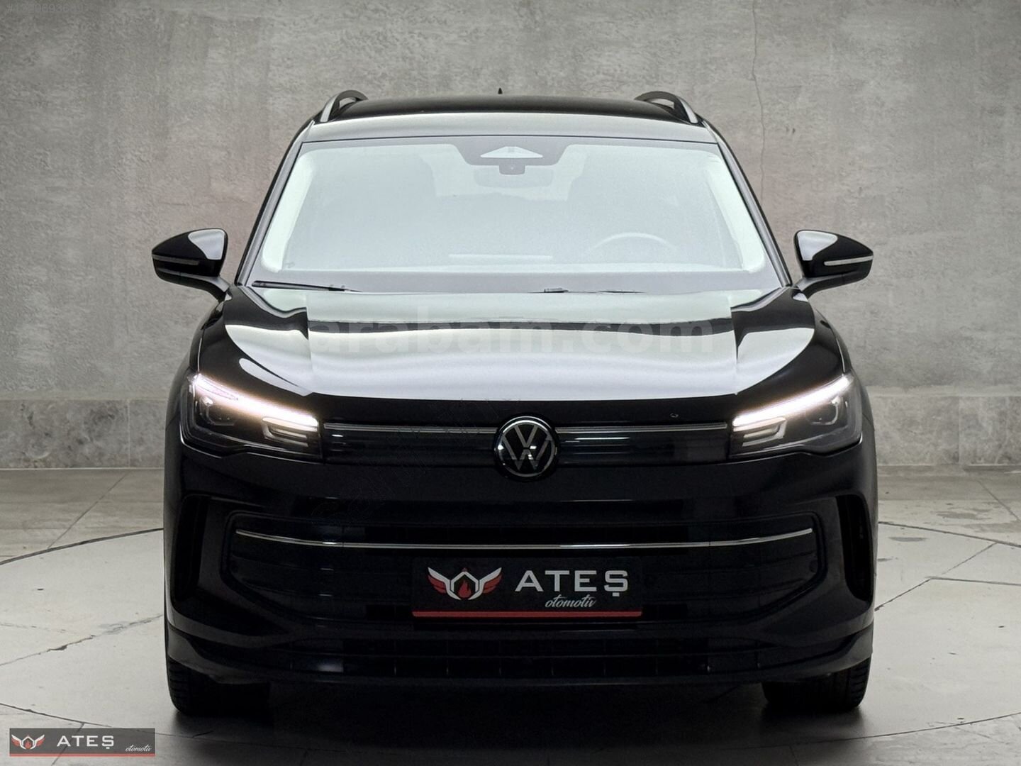 Galeriden Volkswagen Tiguan 1.5 TSI Life 2024 Model İstanbul 22.000 km Siyah 2