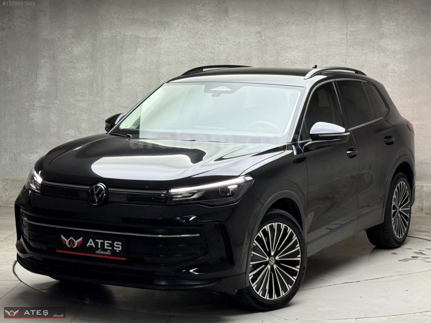 Galeriden Volkswagen Tiguan 1.5 TSI Life 2024 Model İstanbul 22.000 km Siyah 1